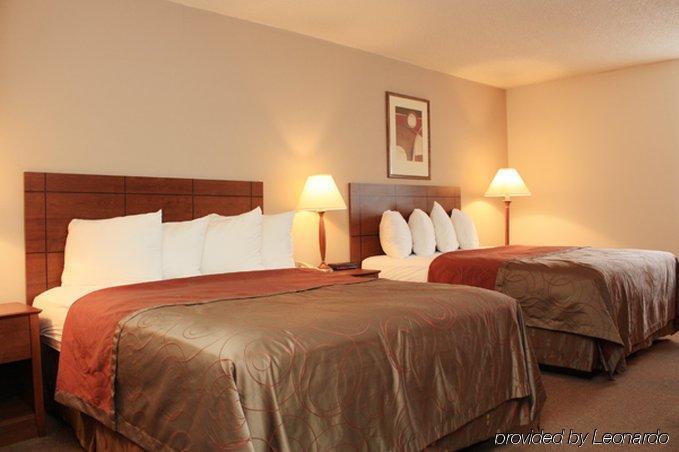 Hotel Ramada By Wyndham Bismarck Habitación foto