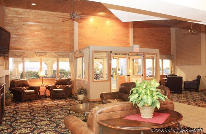 Hotel Ramada By Wyndham Bismarck Interior foto